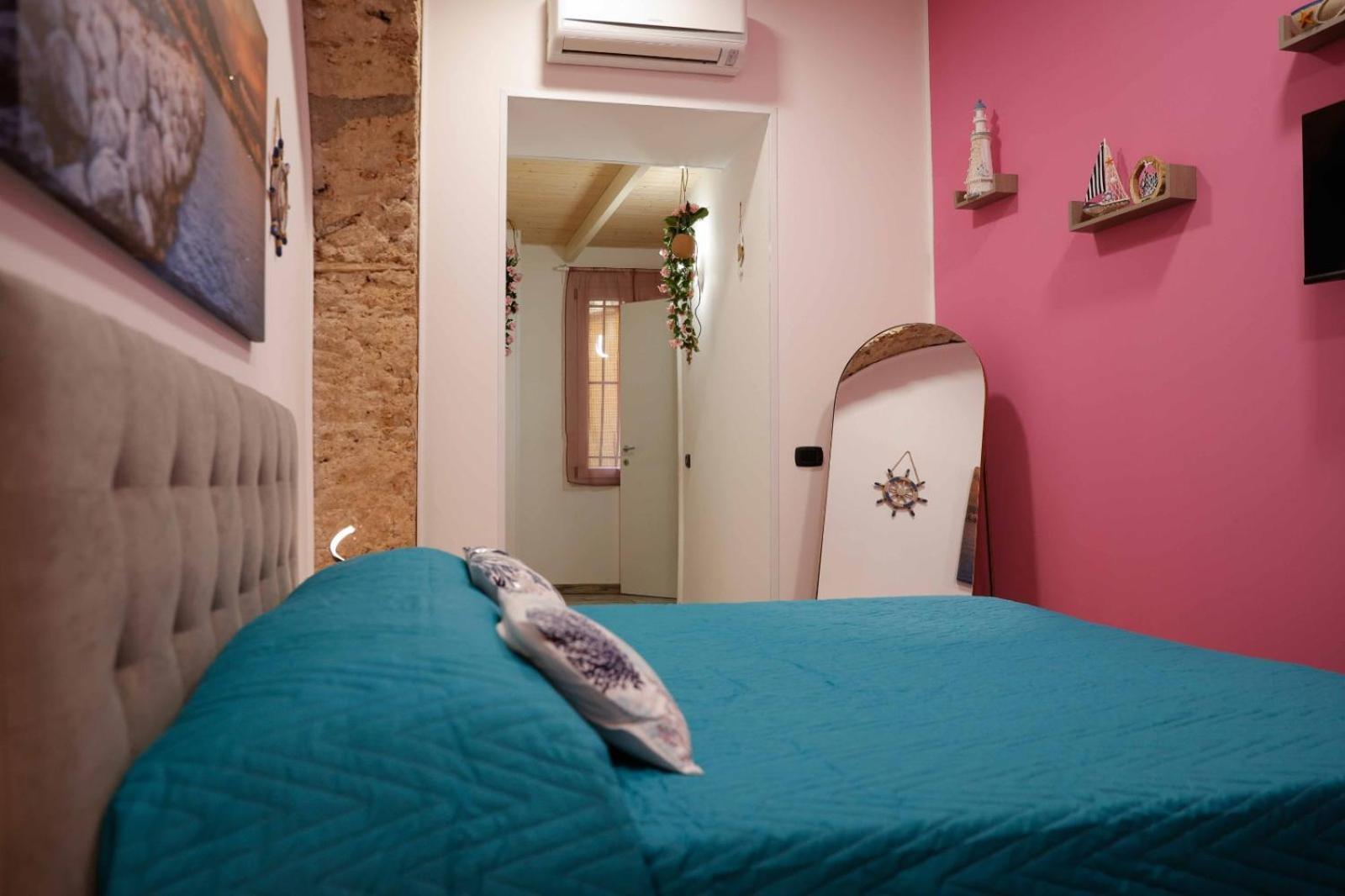 Stay In The Heart Of Salerno - Near The Duomo "La Finestra Sul Borgo" Exterior foto