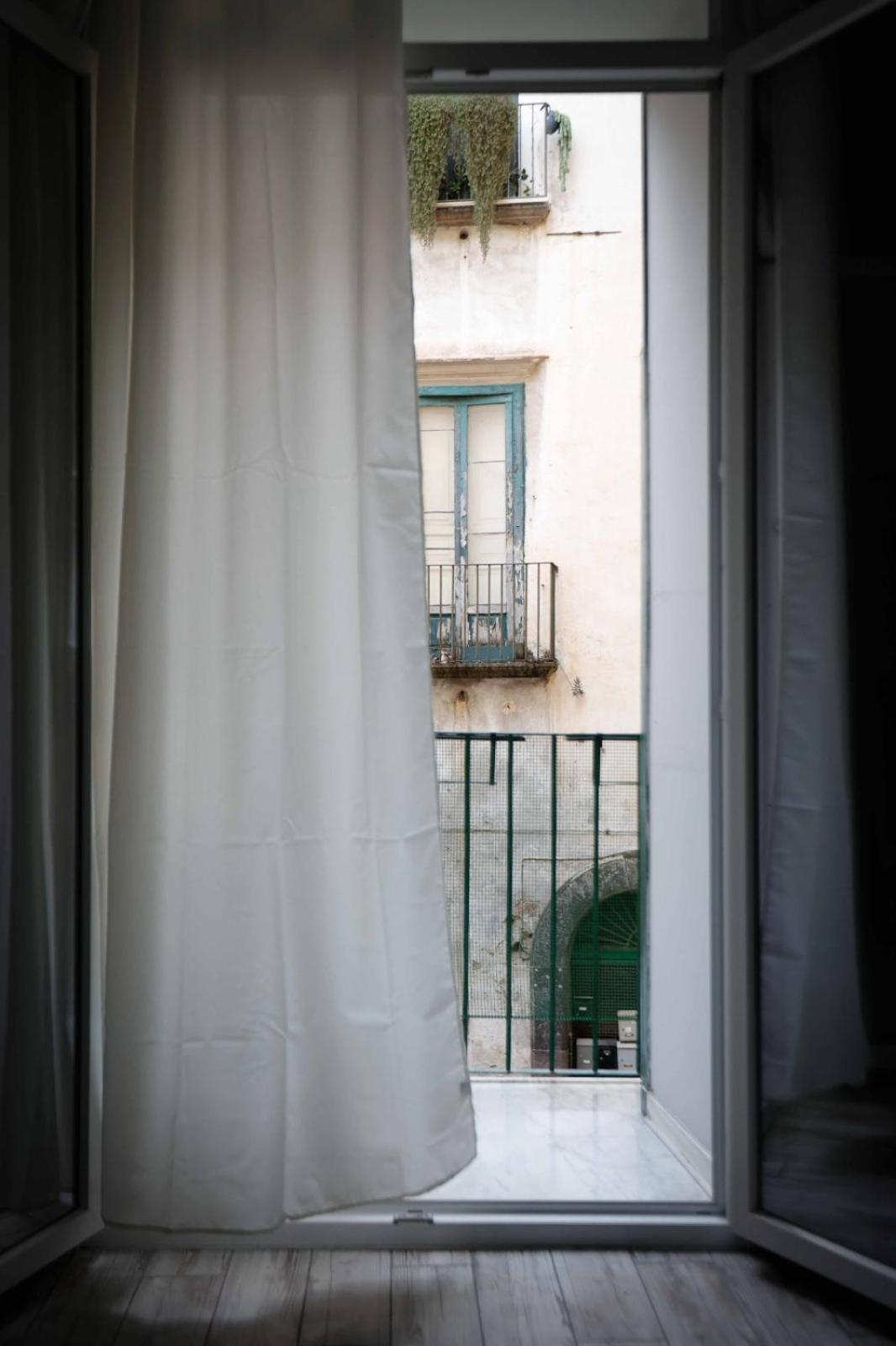 Stay In The Heart Of Salerno - Near The Duomo "La Finestra Sul Borgo" Exterior foto